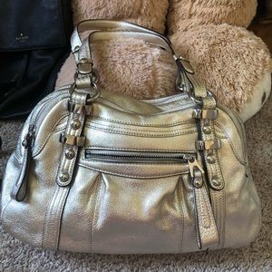 SALE🔥Stunning B. Makowsky metallic leather purse